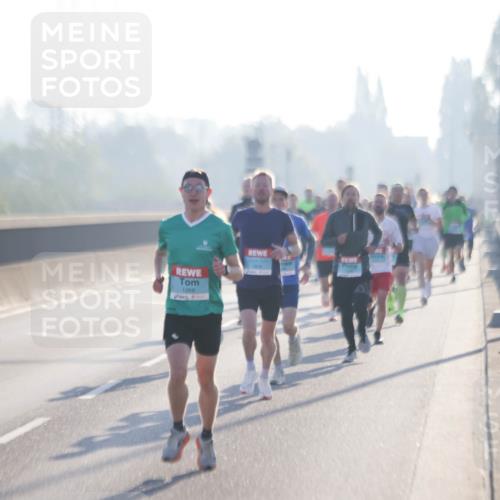 03.10.2025 - Köhlbrandbrückenlauf Jannik Wohlers http://msf.ph/oto/9054620 03.10.2025 09:12:29 Position 3 3350, 1268 meine-sportfotos.de