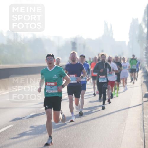 03.10.2025 - Köhlbrandbrückenlauf Jannik Wohlers http://msf.ph/oto/9054630 03.10.2025 09:12:29 Position 3 1268 meine-sportfotos.de