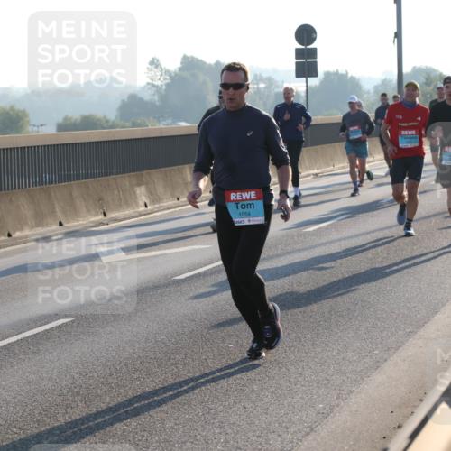 03.10.2025 - Köhlbrandbrückenlauf Lena Gebhardt http://msf.ph/oto/9054665 03.10.2025 09:16:36 Position 1 1054 meine-sportfotos.de