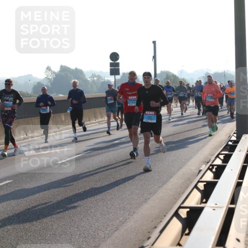 03.10.2025 - Köhlbrandbrückenlauf Lena Gebhardt http://msf.ph/oto/9054706 03.10.2025 09:16:37 Position 1 1219 meine-sportfotos.de