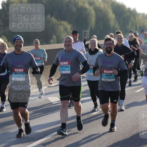 03.10.2025 - Köhlbrandbrückenlauf Jannik Wohlers http://msf.ph/oto/9054723 03.10.2025 09:20:22 Position 3 3027, 3022, 1831, 3026, 3024, 1785 meine-sportfotos.de