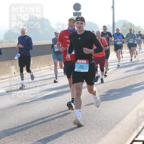 03.10.2025 - Köhlbrandbrückenlauf Lena Gebhardt http://msf.ph/oto/9054725 03.10.2025 09:16:38 Position 1 3749 meine-sportfotos.de