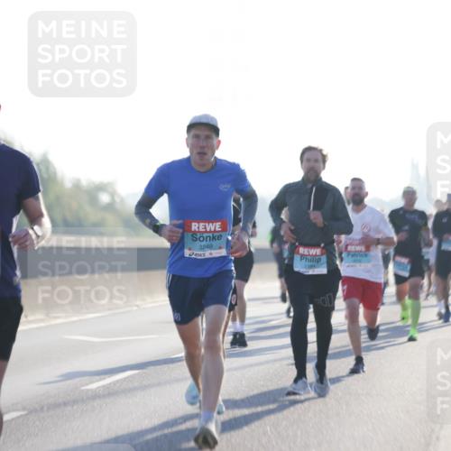 03.10.2025 - Köhlbrandbrückenlauf Jannik Wohlers http://msf.ph/oto/9054726 03.10.2025 09:12:34 Position 3 3809, 5, 3248, 1184 meine-sportfotos.de