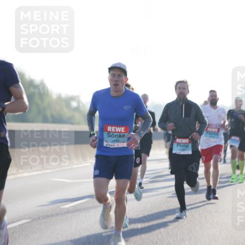 03.10.2025 - Köhlbrandbrückenlauf Jannik Wohlers http://msf.ph/oto/9054744 03.10.2025 09:12:34 Position 3 3809, 3248, 1184, 3618 meine-sportfotos.de