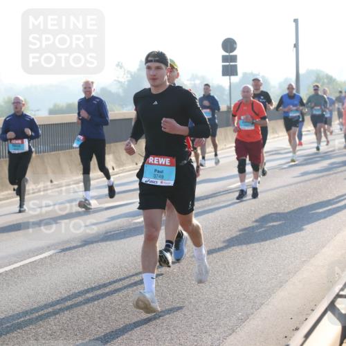 03.10.2025 - Köhlbrandbrückenlauf Lena Gebhardt http://msf.ph/oto/9054774 03.10.2025 09:16:39 Position 1 3749 meine-sportfotos.de