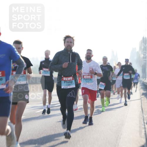 03.10.2025 - Köhlbrandbrückenlauf Jannik Wohlers http://msf.ph/oto/9054783 03.10.2025 09:12:35 Position 3 008, 1184, 00, 3618, 7 meine-sportfotos.de