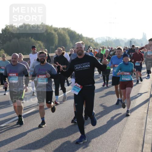 03.10.2025 - Köhlbrandbrückenlauf Jannik Wohlers http://msf.ph/oto/9054786 03.10.2025 09:20:23 Position 3 3027, 3022, 3026, 1785, 1754 meine-sportfotos.de