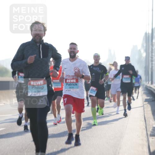 03.10.2025 - Köhlbrandbrückenlauf Jannik Wohlers http://msf.ph/oto/9054789 03.10.2025 09:12:36 Position 3 3618, 1184, 7 meine-sportfotos.de