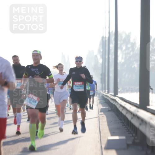 03.10.2025 - Köhlbrandbrückenlauf Jannik Wohlers http://msf.ph/oto/9054823 03.10.2025 09:12:37 Position 3 7, 3609, 1034 meine-sportfotos.de