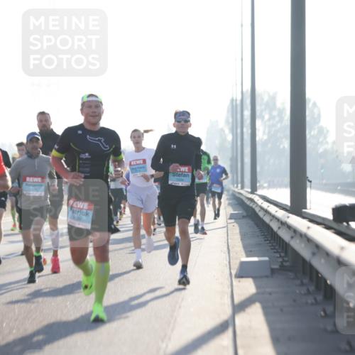 03.10.2025 - Köhlbrandbrückenlauf Jannik Wohlers http://msf.ph/oto/9054909 03.10.2025 09:12:39 Position 3 1012, 3609, 1034 meine-sportfotos.de
