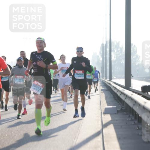 03.10.2025 - Köhlbrandbrückenlauf Jannik Wohlers http://msf.ph/oto/9054912 03.10.2025 09:12:39 Position 3 1012, 3609, 1034 meine-sportfotos.de