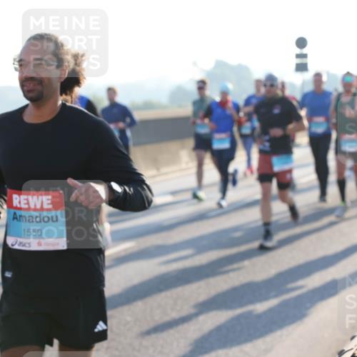 03.10.2025 - Köhlbrandbrückenlauf Lena Gebhardt http://msf.ph/oto/9054914 03.10.2025 09:16:43 Position 1 1550 meine-sportfotos.de