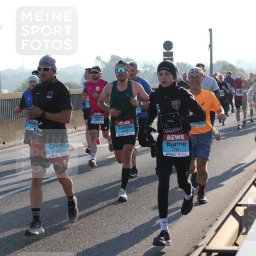 03.10.2025 - Köhlbrandbrückenlauf Lena Gebhardt http://msf.ph/oto/9054955 03.10.2025 09:16:45 Position 1 2759, 3205, 2760, 495 meine-sportfotos.de