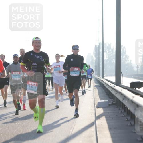 03.10.2025 - Köhlbrandbrückenlauf Jannik Wohlers http://msf.ph/oto/9054956 03.10.2025 09:12:40 Position 3 1012, 2009, 3, 1034 meine-sportfotos.de
