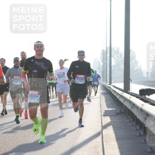 03.10.2025 - Köhlbrandbrückenlauf Jannik Wohlers http://msf.ph/oto/9054963 03.10.2025 09:12:40 Position 3 1012, 3609, 1034 meine-sportfotos.de