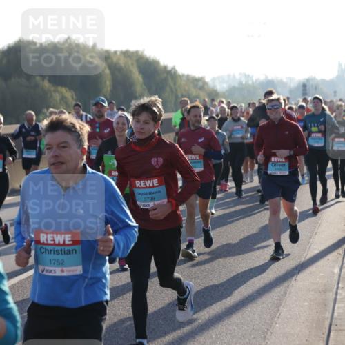 03.10.2025 - Köhlbrandbrückenlauf Jannik Wohlers http://msf.ph/oto/9054965 03.10.2025 09:20:26 Position 3 1752, 3738, 2150 meine-sportfotos.de