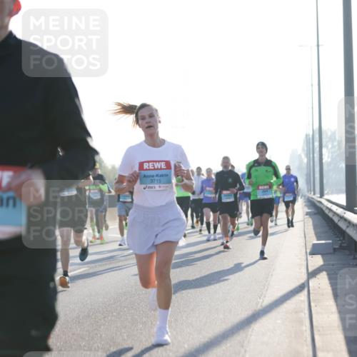03.10.2025 - Köhlbrandbrückenlauf Jannik Wohlers http://msf.ph/oto/9055061 03.10.2025 09:12:43 Position 3 3715, 1034 meine-sportfotos.de