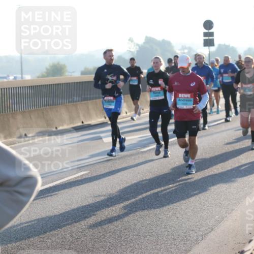 03.10.2025 - Köhlbrandbrückenlauf Lena Gebhardt http://msf.ph/oto/9055094 03.10.2025 09:16:48 Position 1 1033 meine-sportfotos.de