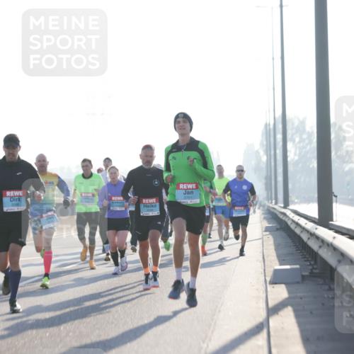 03.10.2025 - Köhlbrandbrückenlauf Jannik Wohlers http://msf.ph/oto/9055099 03.10.2025 09:12:44 Position 3 2701 meine-sportfotos.de