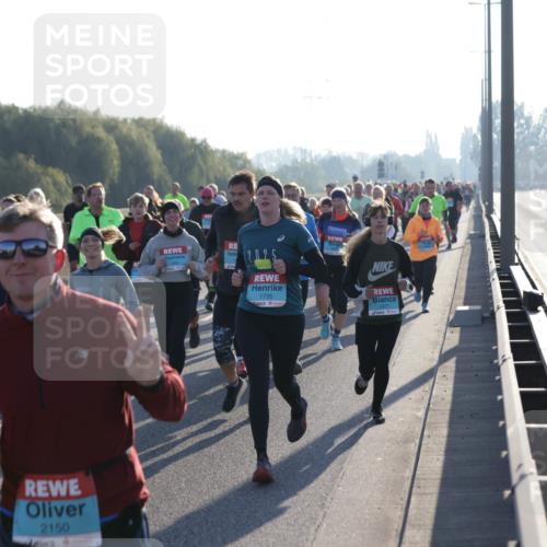 03.10.2025 - Köhlbrandbrückenlauf Jannik Wohlers http://msf.ph/oto/9055127 03.10.2025 09:20:29 Position 3 1945, 2150, 1735 meine-sportfotos.de