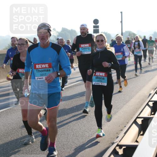 03.10.2025 - Köhlbrandbrückenlauf Lena Gebhardt http://msf.ph/oto/9055186 03.10.2025 09:16:50 Position 1 3317, 2777, 3174 meine-sportfotos.de