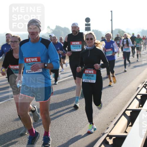 03.10.2025 - Köhlbrandbrückenlauf Lena Gebhardt http://msf.ph/oto/9055194 03.10.2025 09:16:51 Position 1 3316, 2777, 3174 meine-sportfotos.de