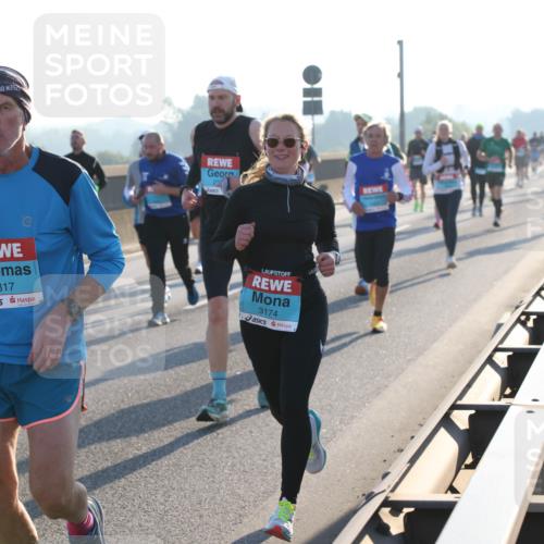 03.10.2025 - Köhlbrandbrückenlauf Lena Gebhardt http://msf.ph/oto/9055198 03.10.2025 09:16:51 Position 1 3317, 3174 meine-sportfotos.de