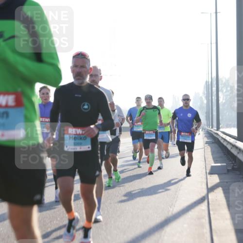 03.10.2025 - Köhlbrandbrückenlauf Jannik Wohlers http://msf.ph/oto/9055216 03.10.2025 09:12:46 Position 3 2795, 1269 meine-sportfotos.de