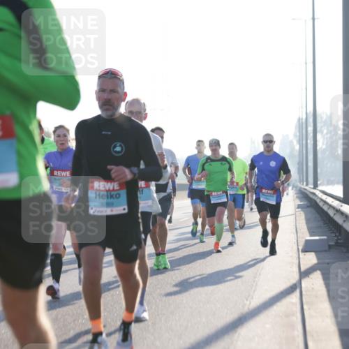 03.10.2025 - Köhlbrandbrückenlauf Jannik Wohlers http://msf.ph/oto/9055221 03.10.2025 09:12:47 Position 3 2795, 3269 meine-sportfotos.de
