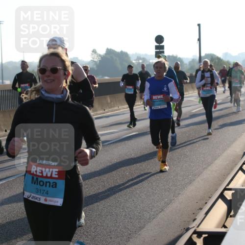 03.10.2025 - Köhlbrandbrückenlauf Lena Gebhardt http://msf.ph/oto/9055227 03.10.2025 09:16:51 Position 1 3174, 1025 meine-sportfotos.de