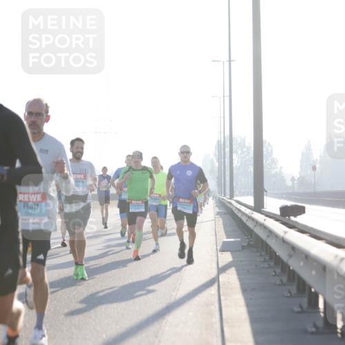 03.10.2025 - Köhlbrandbrückenlauf Jannik Wohlers http://msf.ph/oto/9055272 03.10.2025 09:12:47 Position 3 1269, 3267 meine-sportfotos.de