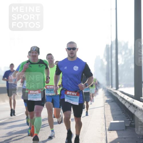 03.10.2025 - Köhlbrandbrückenlauf Jannik Wohlers http://msf.ph/oto/9055305 03.10.2025 09:12:48 Position 3 2933, 2703, 3712, 2937 meine-sportfotos.de