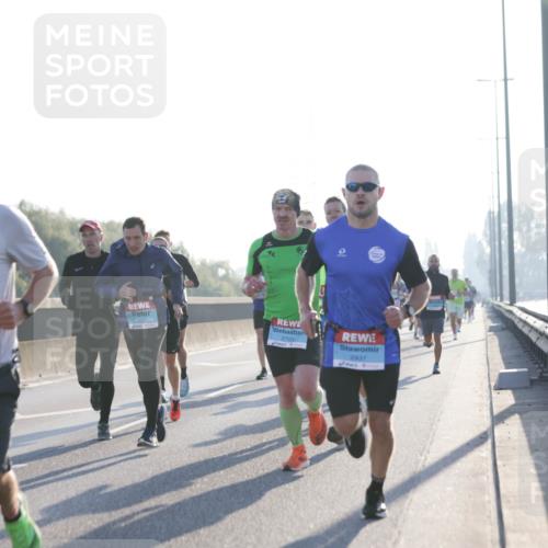 03.10.2025 - Köhlbrandbrückenlauf Jannik Wohlers http://msf.ph/oto/9055363 03.10.2025 09:12:49 Position 3 2933, 2703, 2937 meine-sportfotos.de