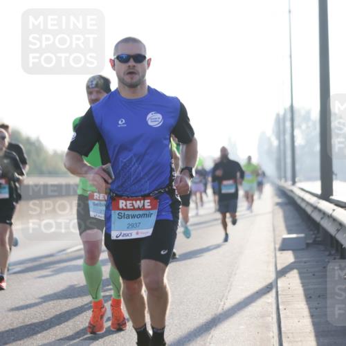 03.10.2025 - Köhlbrandbrückenlauf Jannik Wohlers http://msf.ph/oto/9055378 03.10.2025 09:12:50 Position 3 27, 2937 meine-sportfotos.de