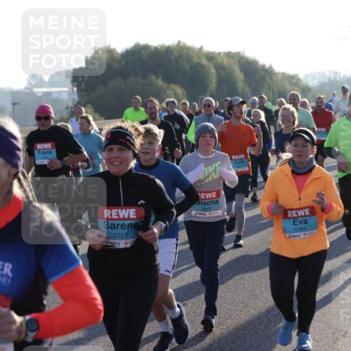 03.10.2025 - Köhlbrandbrückenlauf Jannik Wohlers http://msf.ph/oto/9055395 03.10.2025 09:20:35 Position 3 2970, 3214, 1723, 2841, 1994, 3109 meine-sportfotos.de