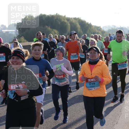 03.10.2025 - Köhlbrandbrückenlauf Jannik Wohlers http://msf.ph/oto/9055419 03.10.2025 09:20:35 Position 3 2094, 2841, 1994, 96, 3109 meine-sportfotos.de