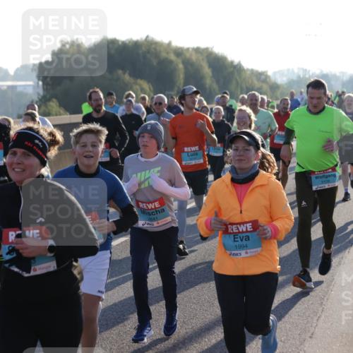 03.10.2025 - Köhlbrandbrückenlauf Jannik Wohlers http://msf.ph/oto/9055422 03.10.2025 09:20:35 Position 3 2094, 3214, 2841, 1994, 3109 meine-sportfotos.de