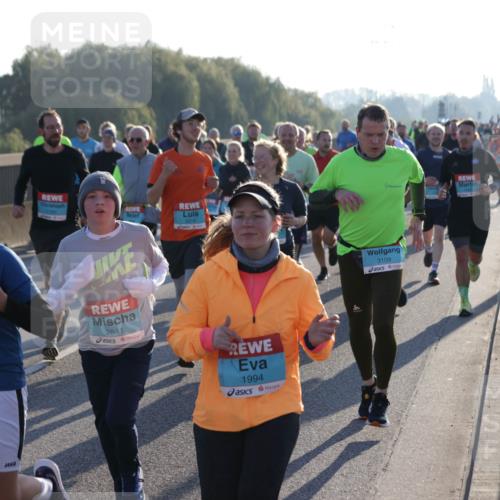 03.10.2025 - Köhlbrandbrückenlauf Jannik Wohlers http://msf.ph/oto/9055448 03.10.2025 09:20:35 Position 3 2841, 3214, 1994, 3109 meine-sportfotos.de