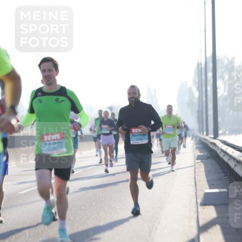 03.10.2025 - Köhlbrandbrückenlauf Jannik Wohlers http://msf.ph/oto/9055459 03.10.2025 09:12:51 Position 3 2705, 3193 meine-sportfotos.de