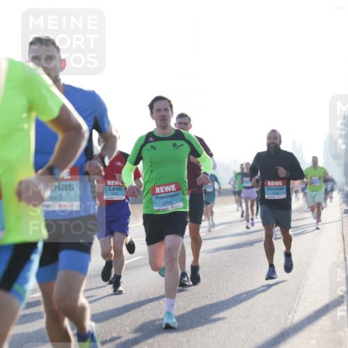 03.10.2025 - Köhlbrandbrückenlauf Jannik Wohlers http://msf.ph/oto/9055487 03.10.2025 09:12:52 Position 3 3772, 023, 3491, 2705, 3193 meine-sportfotos.de