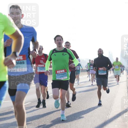 03.10.2025 - Köhlbrandbrückenlauf Jannik Wohlers http://msf.ph/oto/9055494 03.10.2025 09:12:52 Position 3 2772, 1023, 3491, 2705, 3193 meine-sportfotos.de