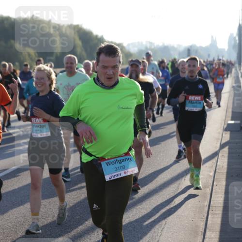 03.10.2025 - Köhlbrandbrückenlauf Jannik Wohlers http://msf.ph/oto/9055498 03.10.2025 09:20:36 Position 3 3214, 3213, 6, 9400, 3109, 1525 meine-sportfotos.de