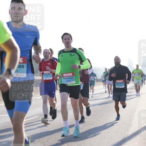 03.10.2025 - Köhlbrandbrückenlauf Jannik Wohlers http://msf.ph/oto/9055503 03.10.2025 09:12:52 Position 3 3491, 2705, 3193 meine-sportfotos.de