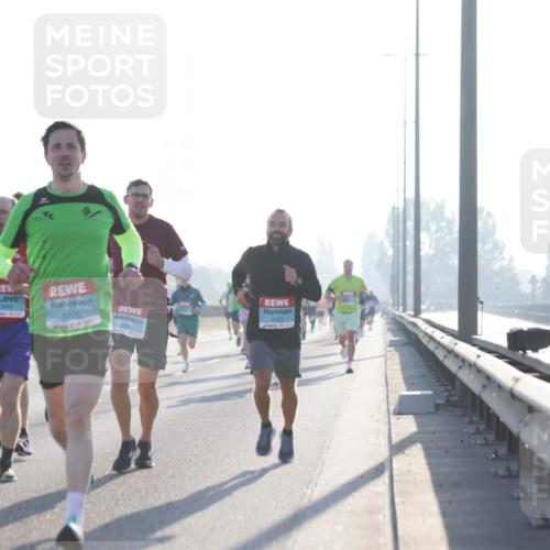 03.10.2025 - Köhlbrandbrückenlauf Jannik Wohlers http://msf.ph/oto/9055515 03.10.2025 09:12:52 Position 3 3491, 2705, 1090, 3193 meine-sportfotos.de