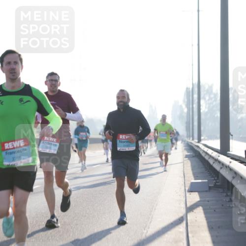 03.10.2025 - Köhlbrandbrückenlauf Jannik Wohlers http://msf.ph/oto/9055535 03.10.2025 09:12:52 Position 3 2705, 1090, 3193 meine-sportfotos.de