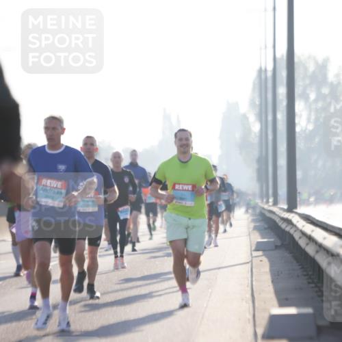 03.10.2025 - Köhlbrandbrückenlauf Jannik Wohlers http://msf.ph/oto/9055580 03.10.2025 09:12:54 Position 3 3078 meine-sportfotos.de