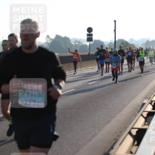 03.10.2025 - Köhlbrandbrückenlauf Lena Gebhardt http://msf.ph/oto/9055624 03.10.2025 09:17:04 Position 1  meine-sportfotos.de