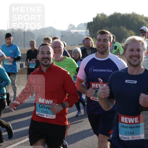 03.10.2025 - Köhlbrandbrückenlauf Jannik Wohlers http://msf.ph/oto/9055659 03.10.2025 09:20:40 Position 3 1859, 2165, 2144, 11 meine-sportfotos.de