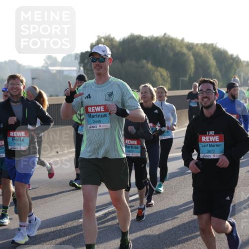 03.10.2025 - Köhlbrandbrückenlauf Jannik Wohlers http://msf.ph/oto/9055668 03.10.2025 09:20:41 Position 3 3570, 1561, 2449, 3252, 3672, 2009 meine-sportfotos.de