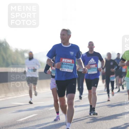 03.10.2025 - Köhlbrandbrückenlauf Jannik Wohlers http://msf.ph/oto/9055693 03.10.2025 09:12:56 Position 3 3078, 1028, 3841 meine-sportfotos.de
